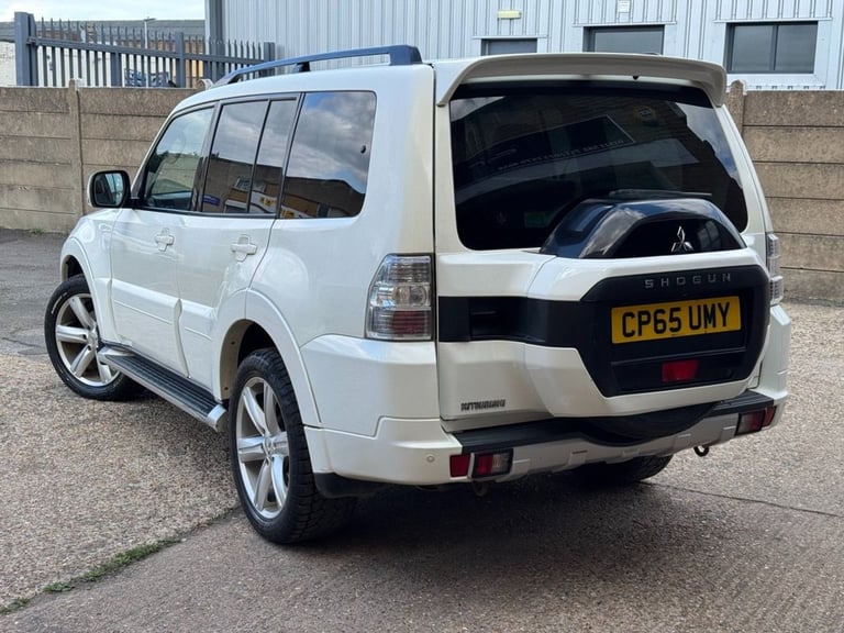2015 Mitsubishi Shogun 3.2 DI-DC SG4 SUV 5dr Diesel Auto 4WD Euro 6 LWB (187 ps) ESTATE Diesel Au...