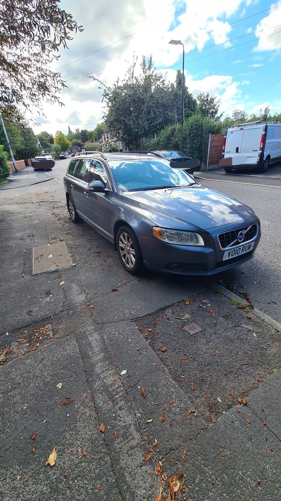 Volvo, V70, Estate, 2010, Manual, 1997 (cc),5 doors - Image 2