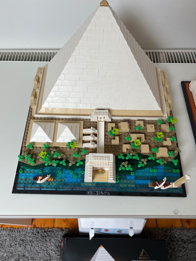 Lego Giza and Taj Mahal
