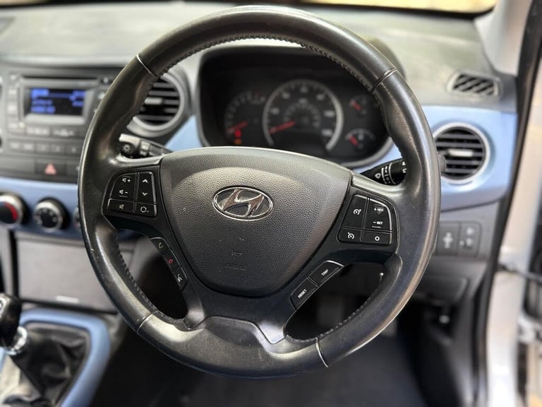 2017 Hyundai i10 1.0 PREMIUM CHEAP TAX GREAT 1ST CAR CD/MP3/USB BLUETOOTH AIR CON ALLOYS 1 Y HATC...