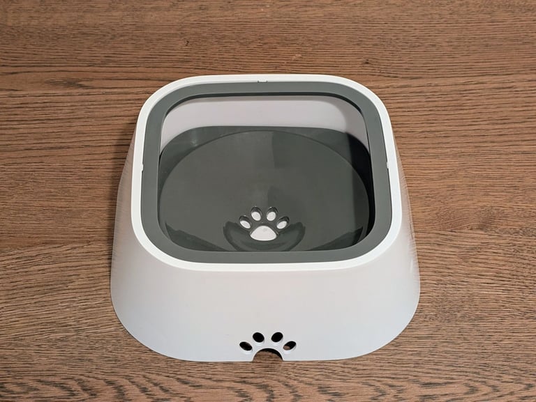 LumoLeaf No-Spill Dog Water Bowl 2L - Large Capacity (Used - Like New)