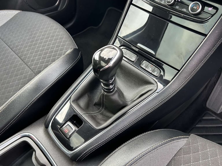 2018 Vauxhall Grandland X 1.2 Grandland X Sport Nav T S/S 5dr SUV Petrol Manual