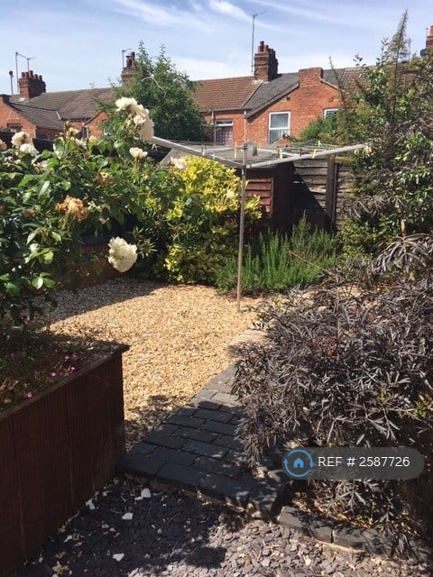 1 bedroom in Southampton Road, Northampton, NN4 (#2587726)