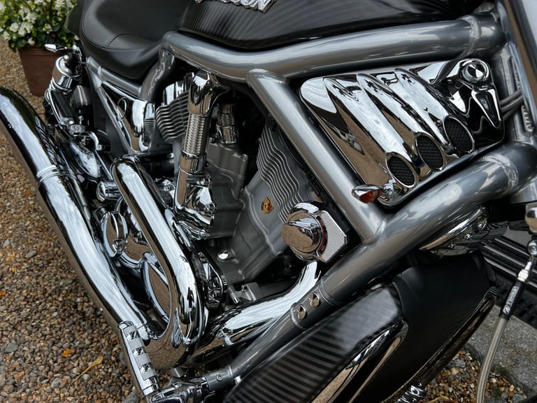 HARLEY DAVIDSON VRSCA V-ROD CUSTOM