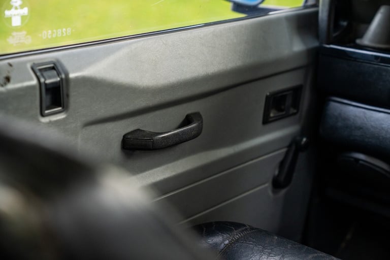 2020 Land Rover Defender 90 Saloon PETROL Manual