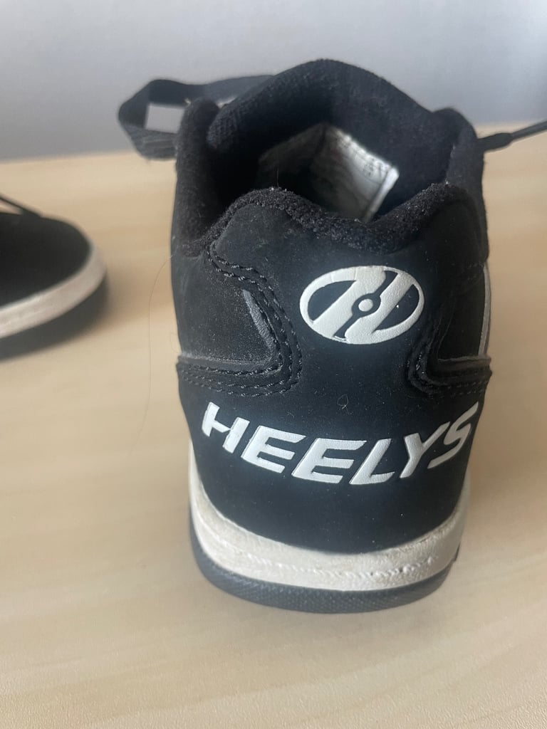 Children’s Heelys size 12