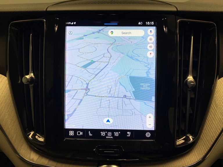 2022 Volvo XC60 2.0 B5P Plus Dark 5dr AWD Geartronic ESTATE PETROL Automatic