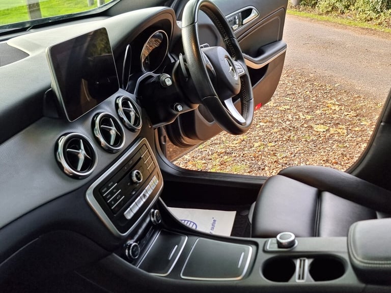 2018 Mercedes-Benz GLA GLA 200d Sport Premium Plus 5dr Auto ESTATE DIESEL Automatic