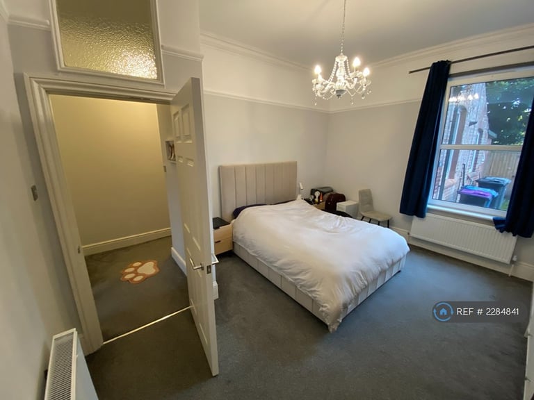 2 bedroom flat in Bridgford Road, West Bridgford, Nottingham, NG2 (2 bed) (#2284841)