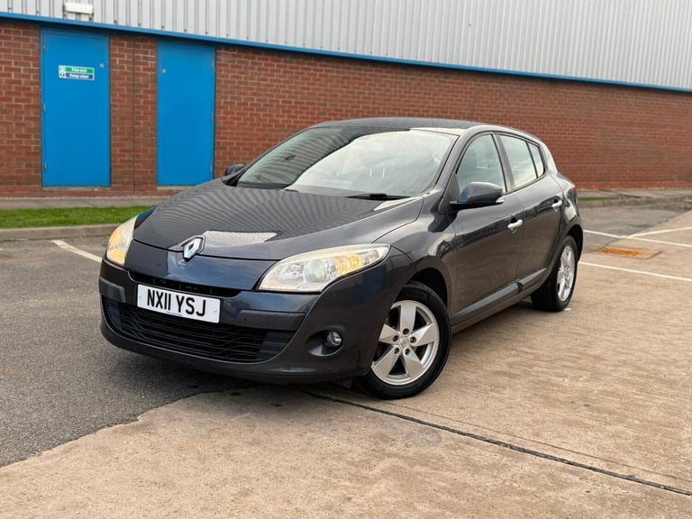 2011 Renault Megane 1.6 16V Dynamique TomTom Euro 5 5dr HATCHBACK Petrol Manual