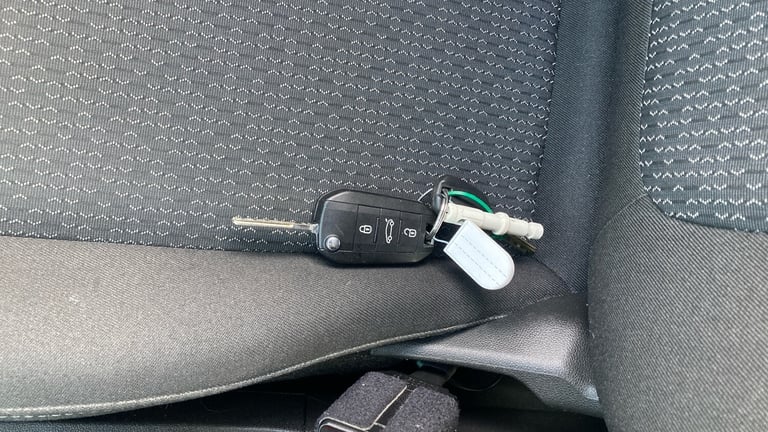 2022 Vauxhall Crossland 1.2 Design 5dr Petrol Hatchback Hatchback Petrol Manual