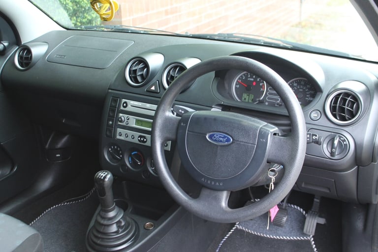 2004 Ford Fiesta 1.25 Finesse 3dr HATCHBACK Petrol Manual