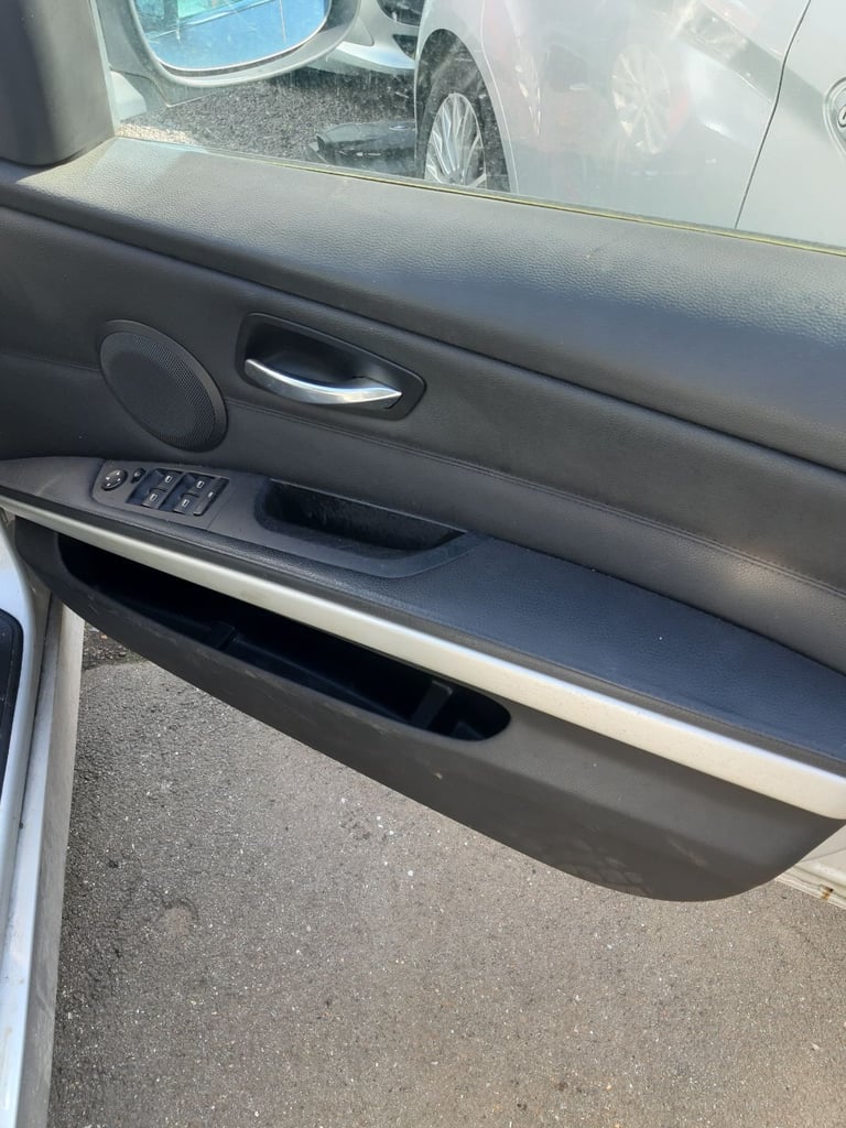 Bmw 2009 e90 318i  petrol for breaking 
