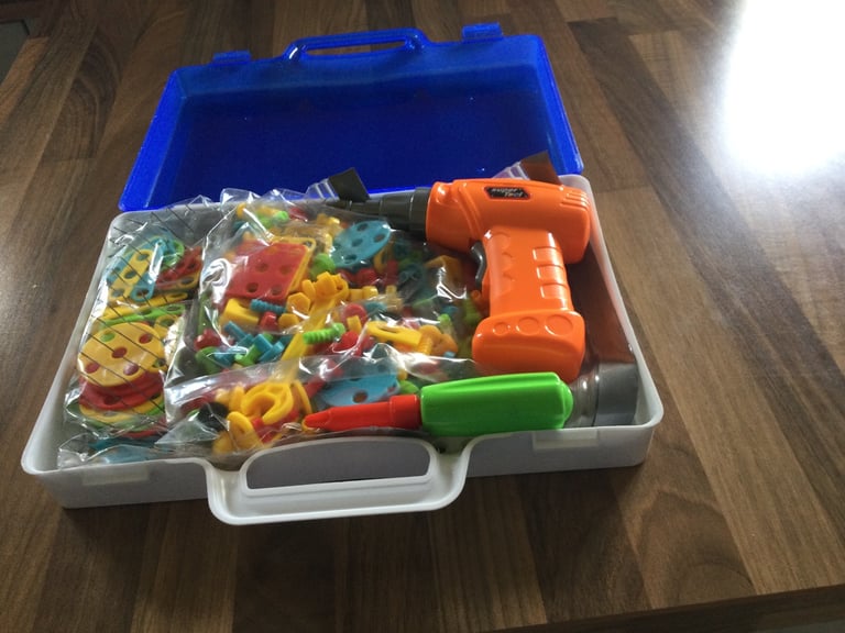 Box games, creative hobbies, creative building and drawing sets. For all ages 2 uowards