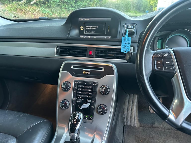 VOLVO V70 2.4 D5 SE Lux 2014