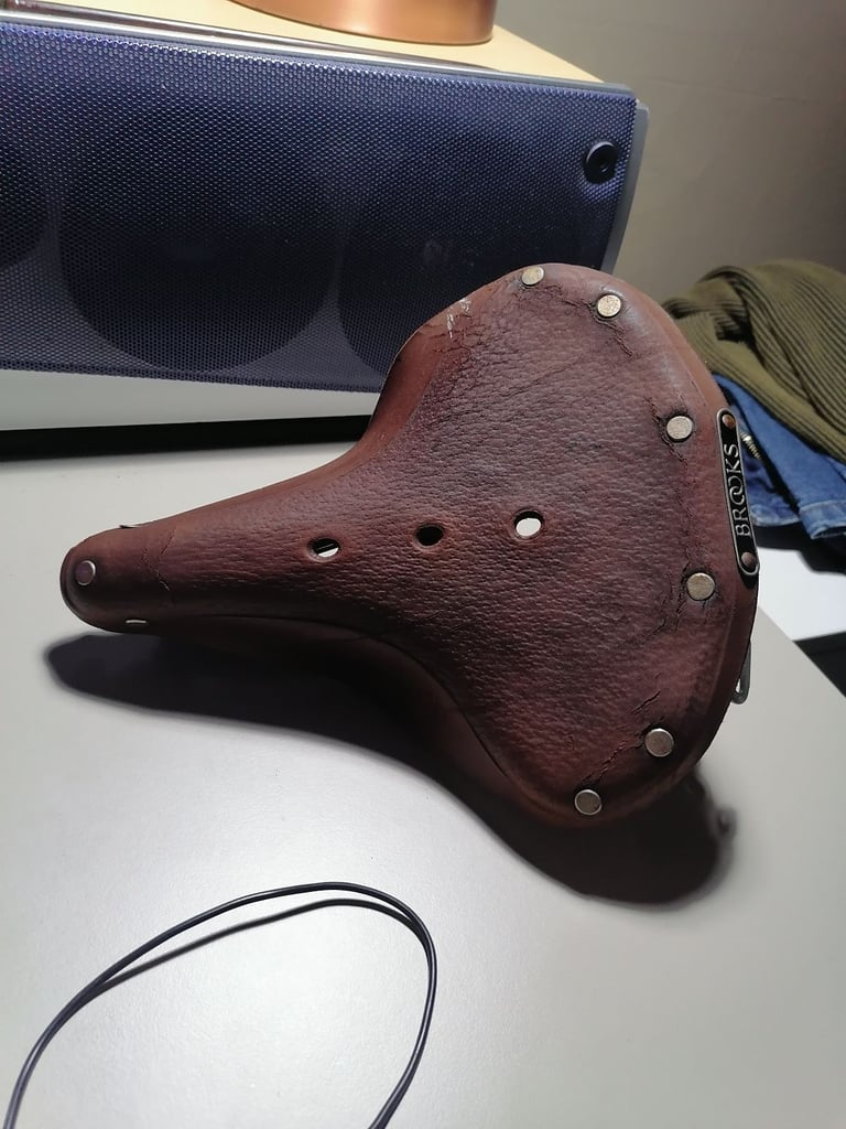 bike Brooks saddle   in leather,  