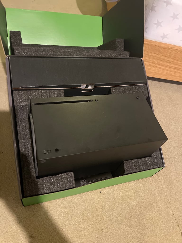 image for Broken XBox Series X