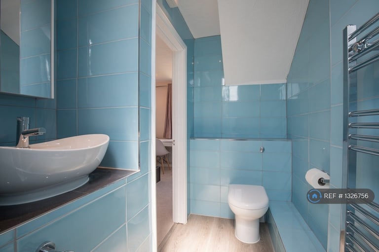 6 bedroom house in Rupert Road, Guildford, GU2 (6 bed) (#1326756)