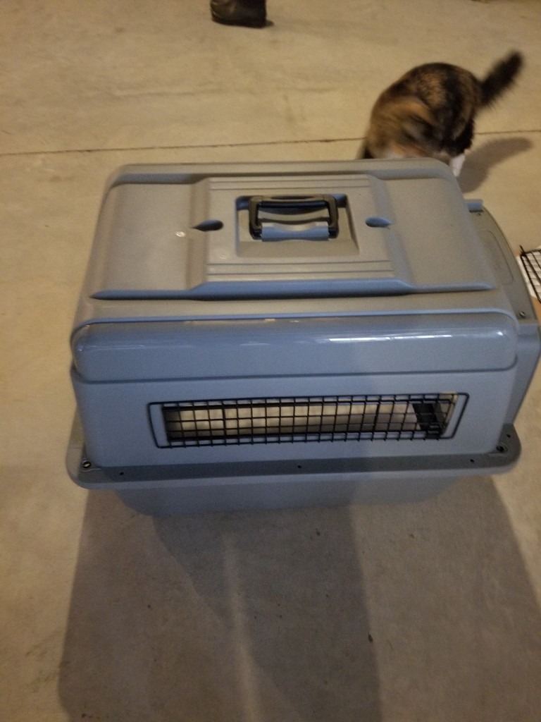 3 x 28 inch SKY KENNEL PET CARRIERS, AIRLINE APPROVED - £40 each - used once for a flight
