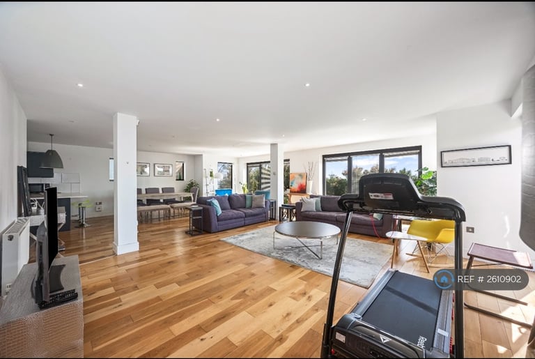 4 bedroom house in Marine Drive, Saltdean, Brighton, BN2 (4 bed) (#2610902)