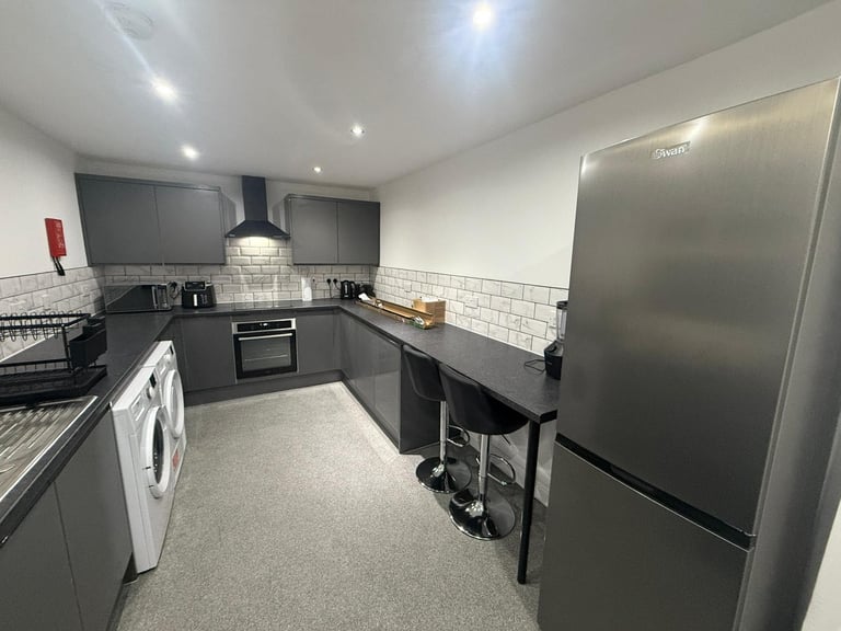 HMO En-suite room house to let