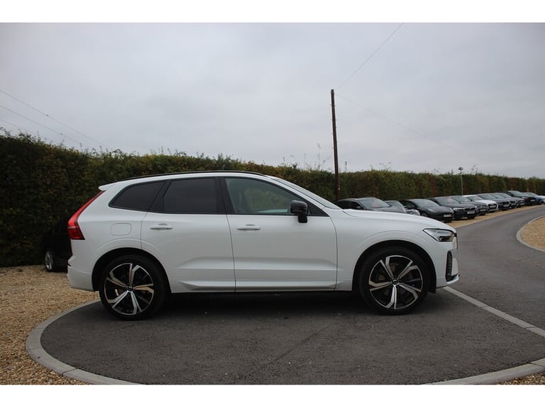 2022 Volvo XC60 B5 MHEV R-Design SUV HYBRID Automatic