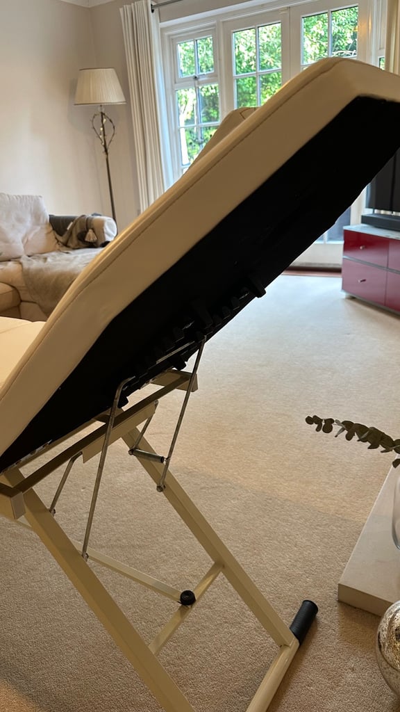 Portable Tri-fold Massage Bed Foldable Beauty Couch Tattoo Salon Therapy Bed