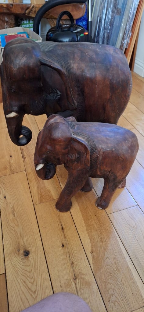 Wooden carved elephant 35cm × 35cm × 18cm