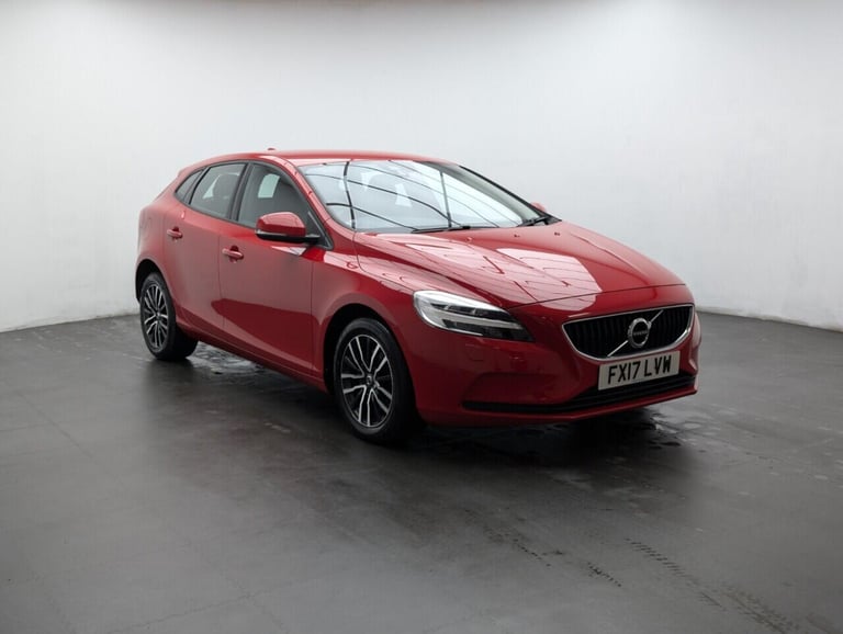 2017 Volvo V40 2.0 T2 Momentum Nav Plus Hatchback 5dr Petrol Manual Euro 6 (s/s) (122 ps)  HATCHB...