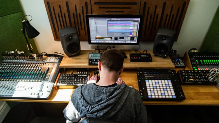Electronic Music Production, Mixing and Mastering, Studio Hire and 1-2-1 Consultation