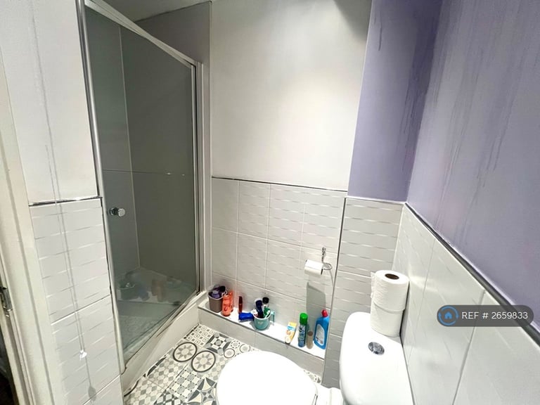 6 bedroom house in Gordon Street, Leamington Spa, CV31 (6 bed) (#2659833)