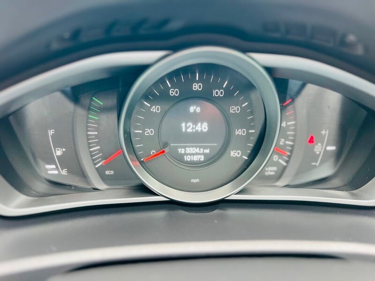 2014 Volvo V40 1.6 D2 SE Lux Hatchback 5dr Diesel Manual Euro 5 (s/s) (115 ps) HATCHBACK Diesel M...