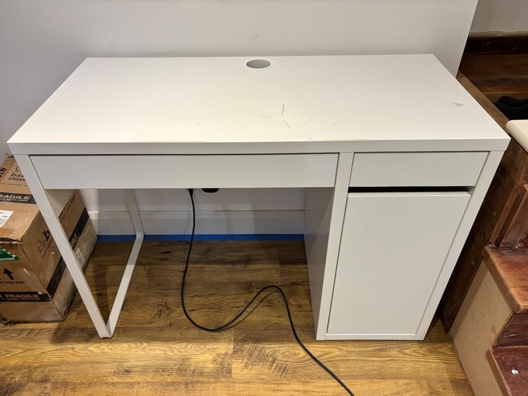 IKEA MICKE desk 