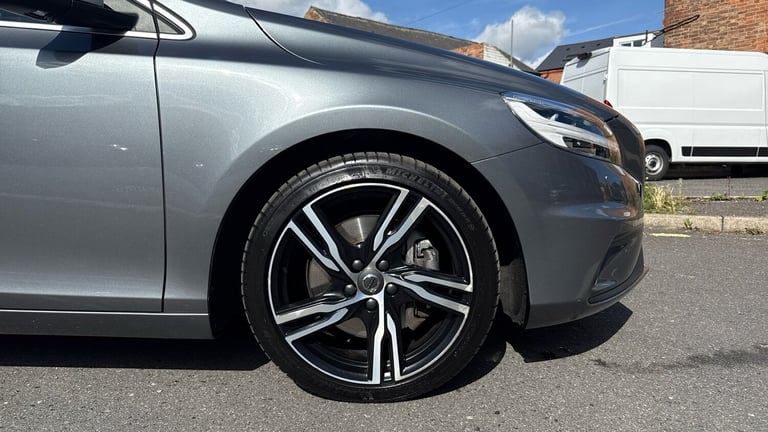 2019 Volvo V40 1.5 T3 R-Design Edition Hatchback 5dr Petrol Auto Euro 6 (s/s) (152 ps) Hatchback ...