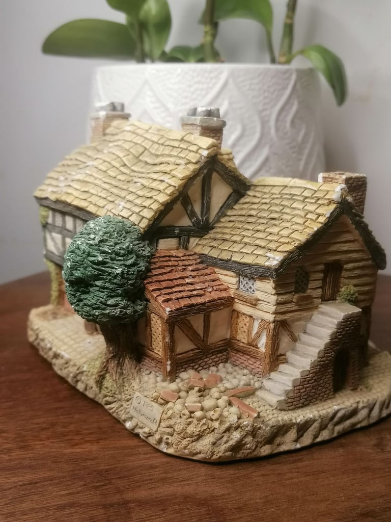 Vintage Naturalcraft memory lane cottages by Peter Tomlins Crag inn Made in England.