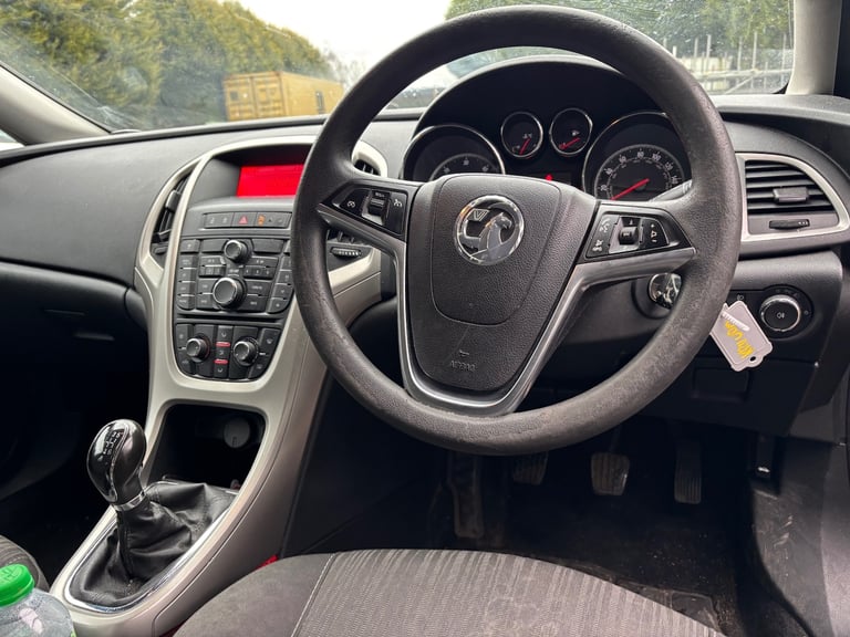 2011 Vauxhall Astra 1.7 CDTi 16V ecoFLEX Exclusiv 5dr HATCHBACK Diesel Manual