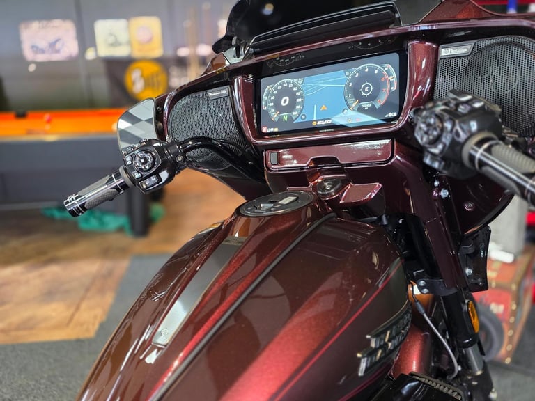 2025 HARLEY-DAVIDSON STREET GLIDE CVO FLHXSE 1982cc 121 650 MILE'S BAGGER