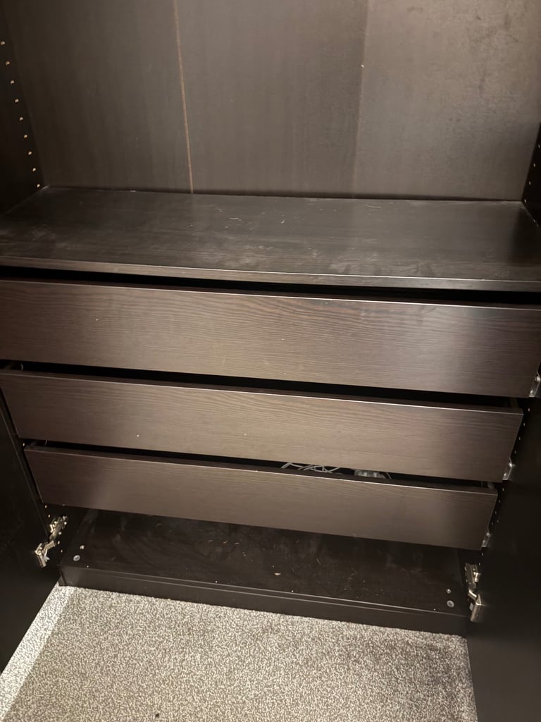 Black/Mirror wardrobes 