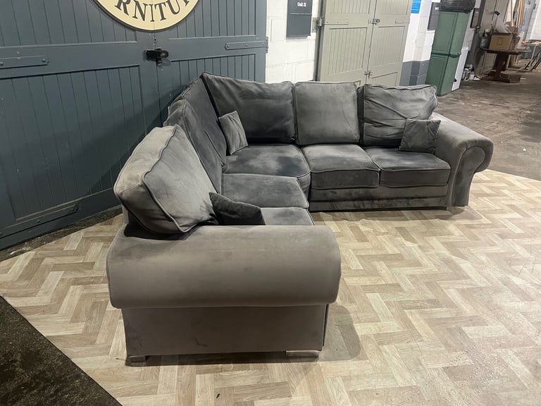 High quality grey L shape sofa, FREE DELIVERY 