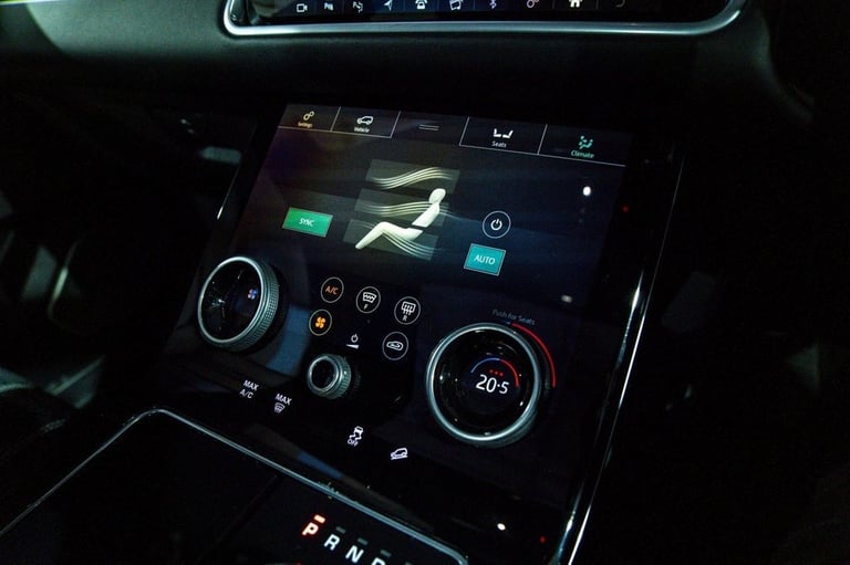 2019 Land Rover Range Rover Velar 3.0 D300 R-Dynamic HSE SUV 5dr Diesel Auto 4WD Euro 6 (s/s) (30...
