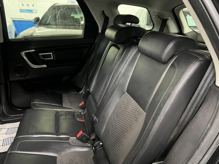 2017 Land Rover Discovery Sport 2.0 TD4 SE Tech SUV 5dr Diesel Auto 4WD Euro 6 (s/s) (180 ps) EST...