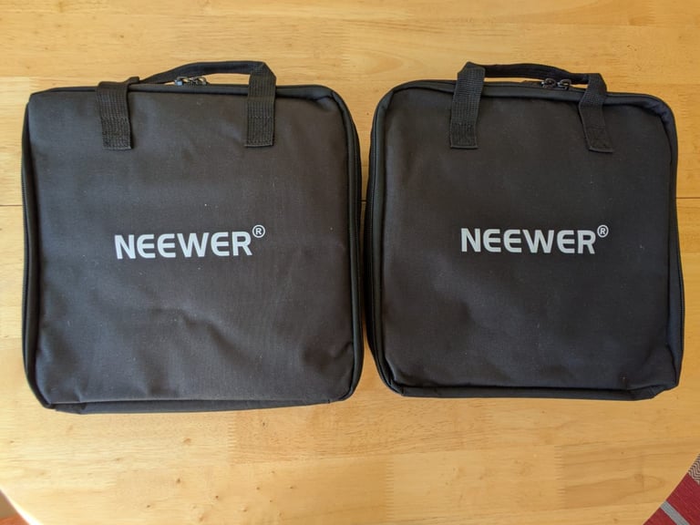 image for Neewer 2-Pack Bi-Color LED 480 Video Light Kit + Stand + Battery & Charger – Excellent Condition