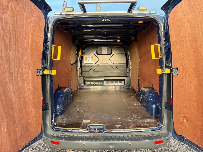 2013 Ford Transit Custom 2.2 TDCi 330 Trend Panel Van 5dr Diesel Manual L2 H1 (197 g/km, 123 bhp)...