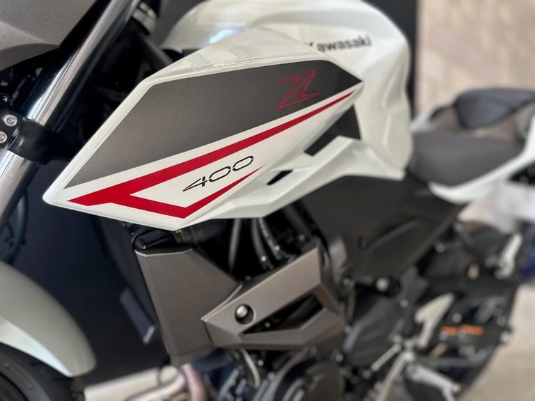 STUNNING ONE OWNER 2024/24 KAWASAKI Z400 MOTORCYCLE 