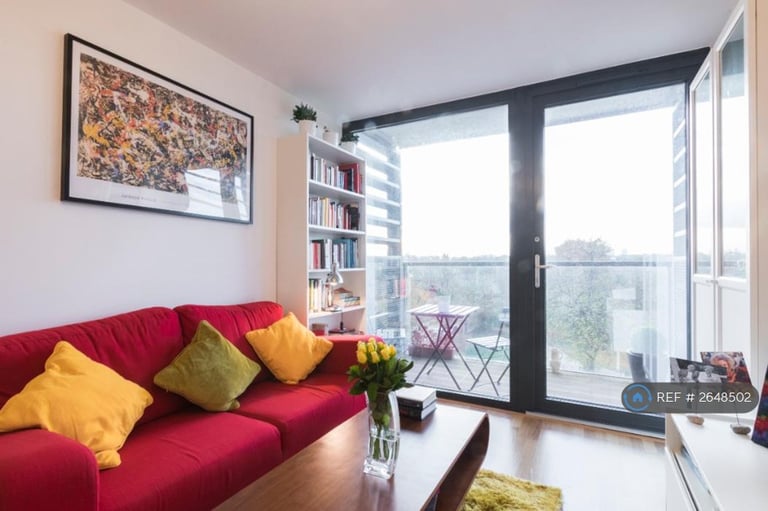 1 bedroom flat in Cranston Court, London, W12 (1 bed) (#2648502)