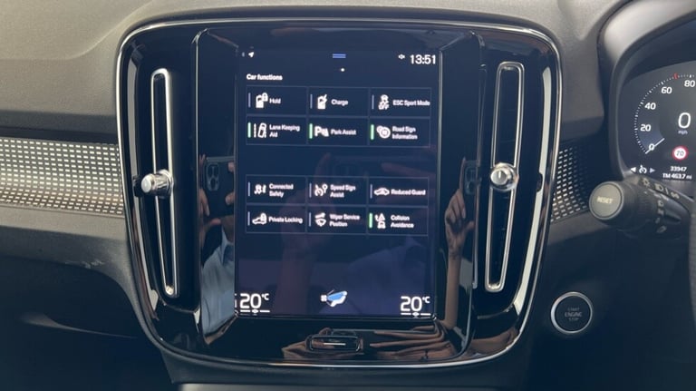 2021 Volvo XC40 Recharge R-Design, T5 plug-in hybrid (Power Tailgate, Sensus Navigation) Estate P...