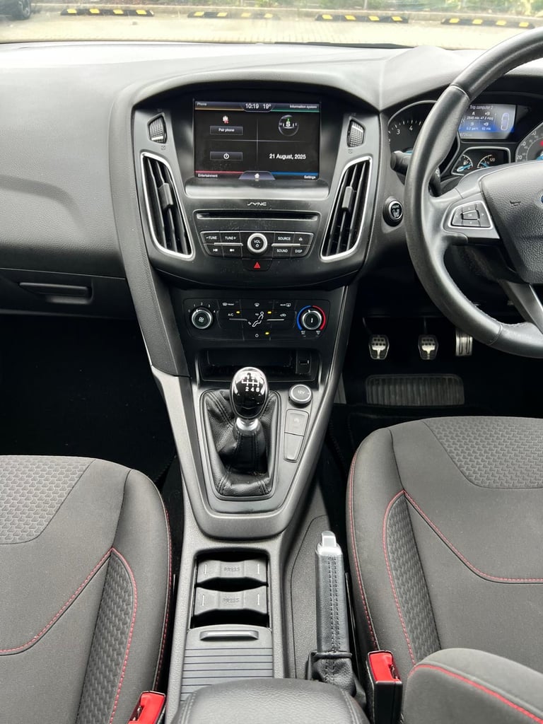 IMMACULATE 2016 FORD FOCUS ZETEC SPORT with only 66K miles 1.0L PETROL Engine 