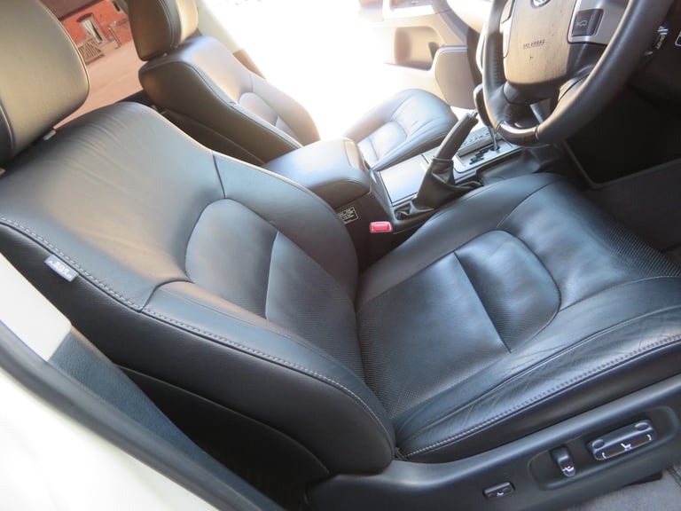 2015 Toyota Landcruiser ZX 4.6 V8  4x4 Petrol Automatic
