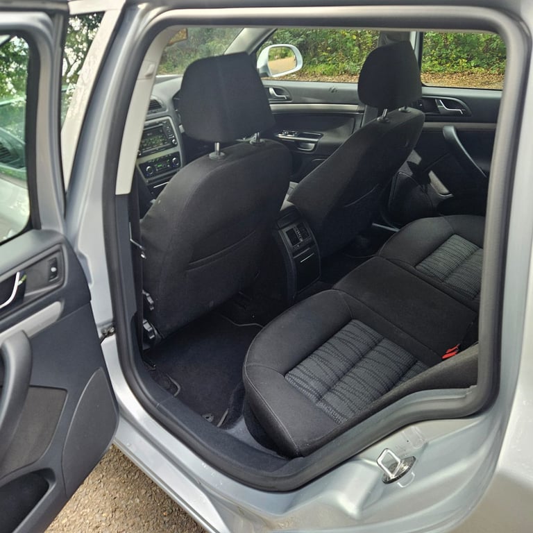 Skoda, OCTAVIA, Estate, 2011, Manual, 1598 (cc), 5 doors