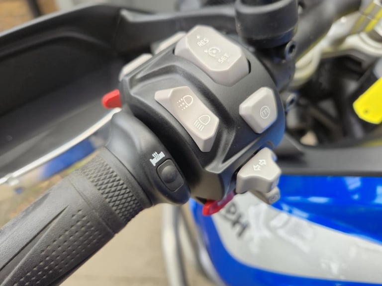 2023 Triumph Tiger 900 GT Pro heated grips and seats